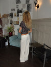 Florine figursyet t-shirt med polkaprikker - Brun/hvid