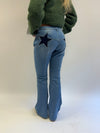 Flared star jeans med navy stjerne - Lys denim