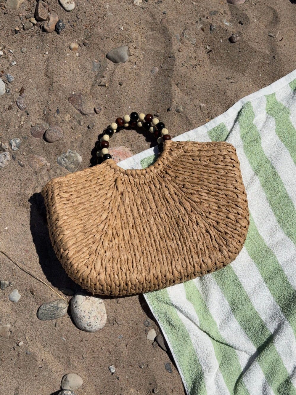Trissino flettet taske med perlehang - Beige/sort