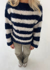 Anna Olympia Strik Navy – Strikkeopskrift & Garnpakke (deluxe)