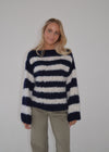Anna Olympia Strik Navy – Strikkeopskrift & Garnpakke (deluxe)
