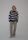 Anna Olympia Strik Navy – Strikkeopskrift & Garnpakke (deluxe)