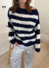 Anna Olympia Strik Navy – Strikkeopskrift & Garnpakke (deluxe)