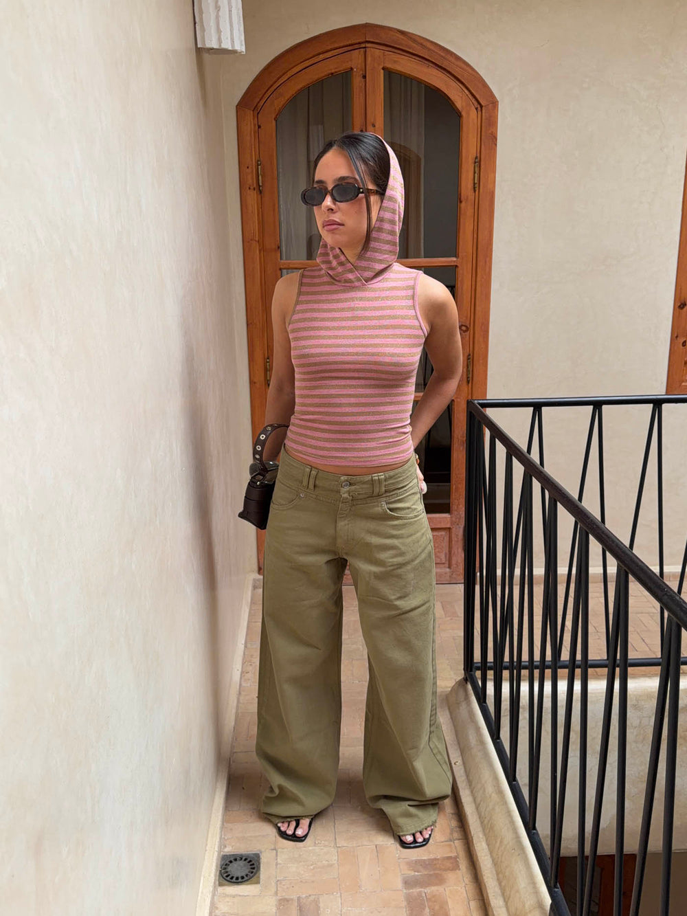 Nova glimmertop med hætte - Lyserød/beige
