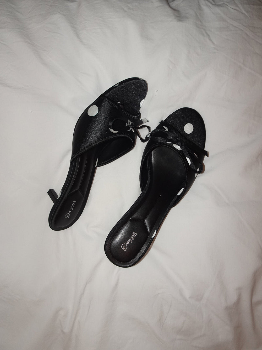 Rosita hæle med polkaprikker - Sort