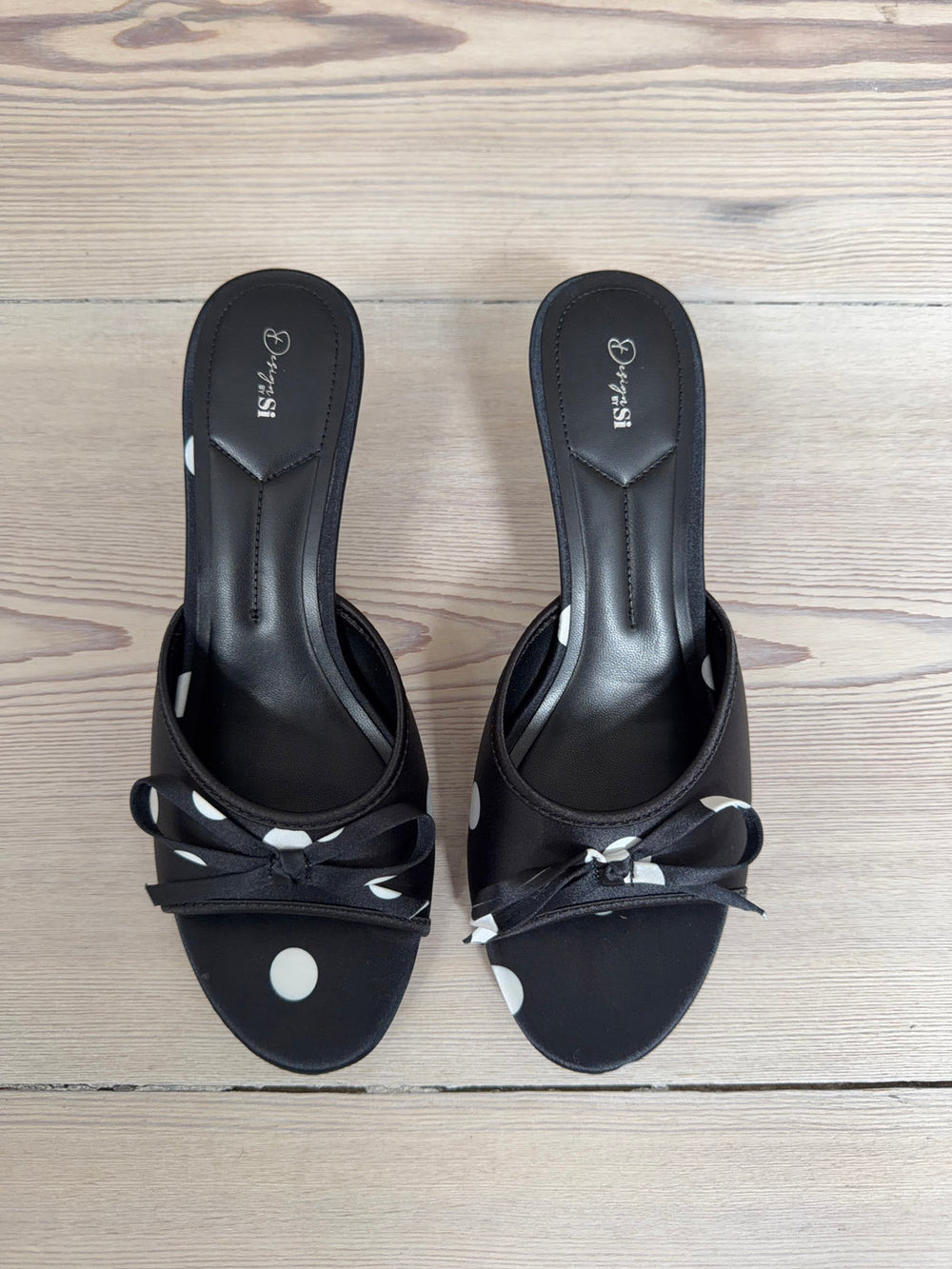 Rosita hæle med polkaprikker - Sort