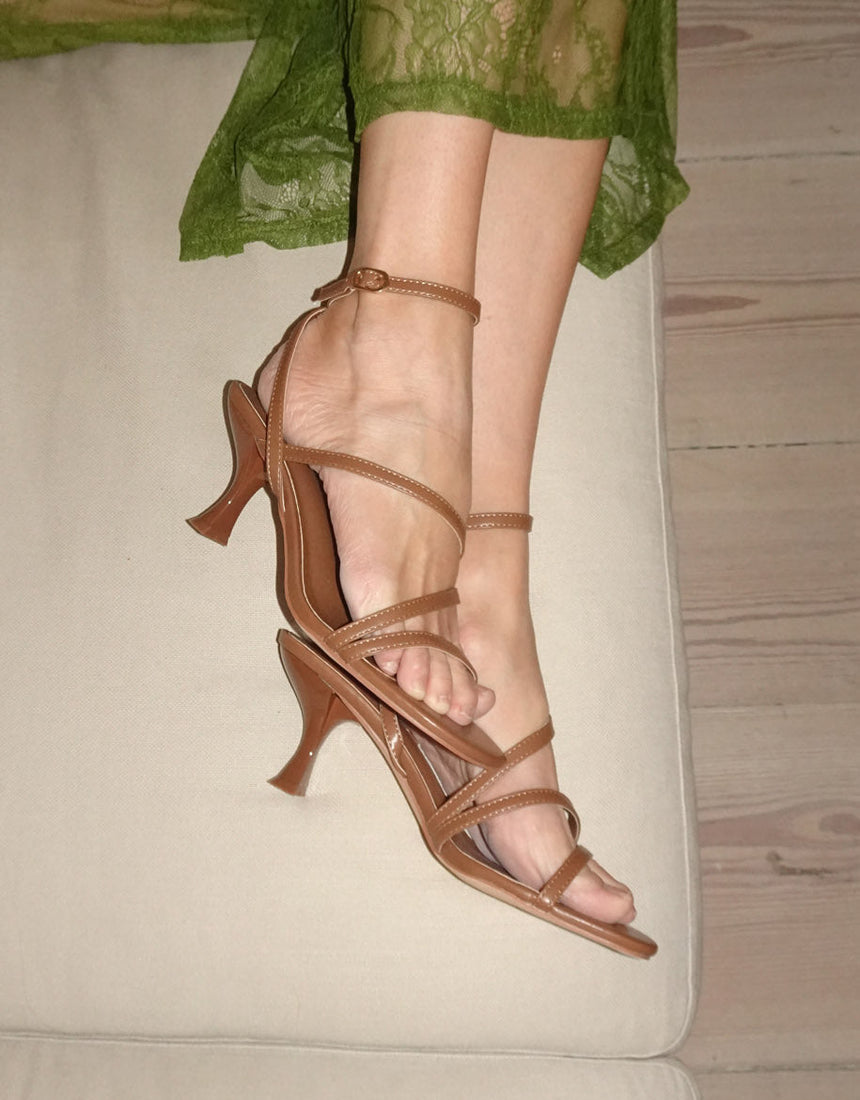 Whitney hæle med snoet læderdetalje - Brun