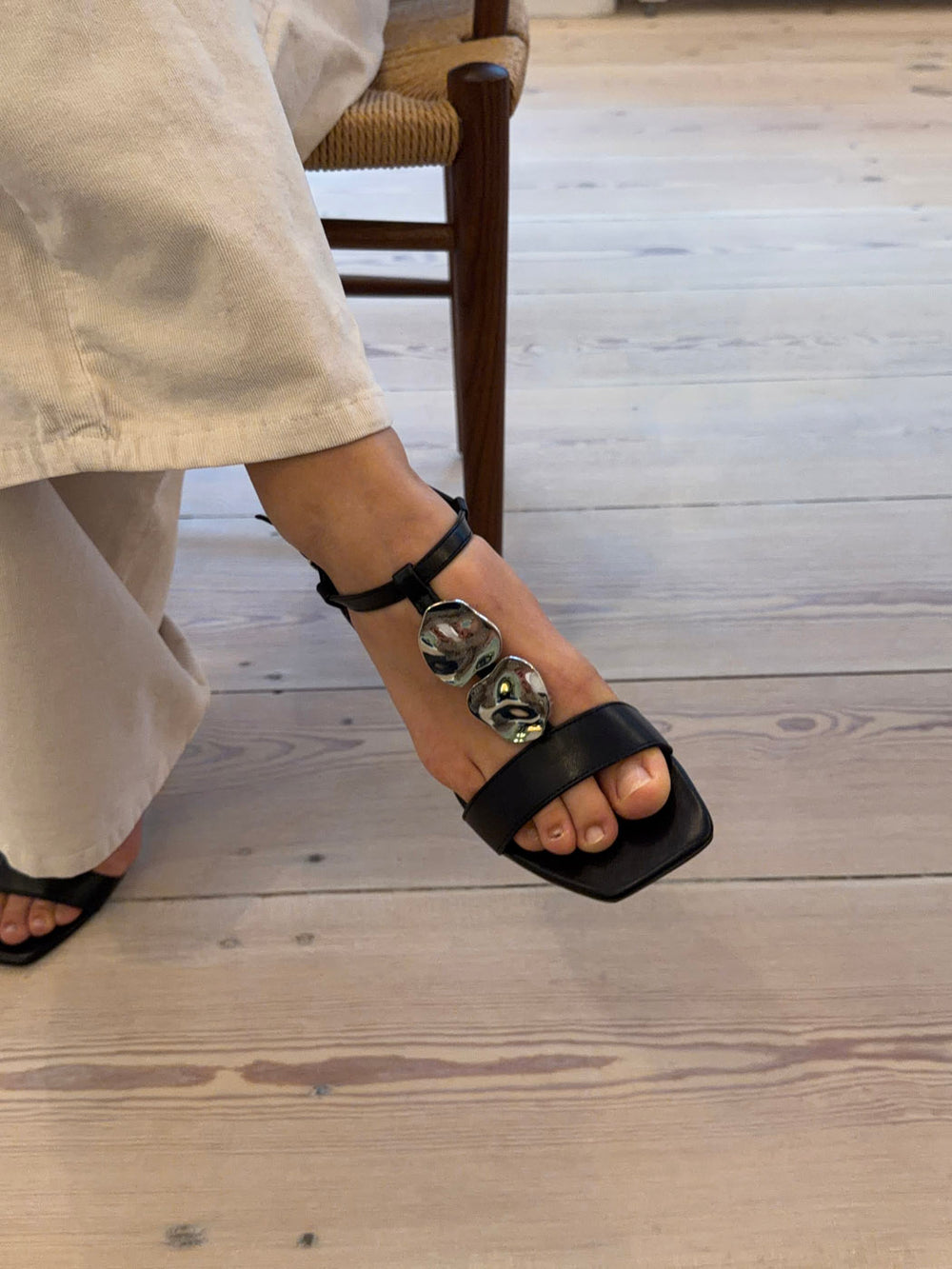 Spania hæle med sølvdetaljer - Sort