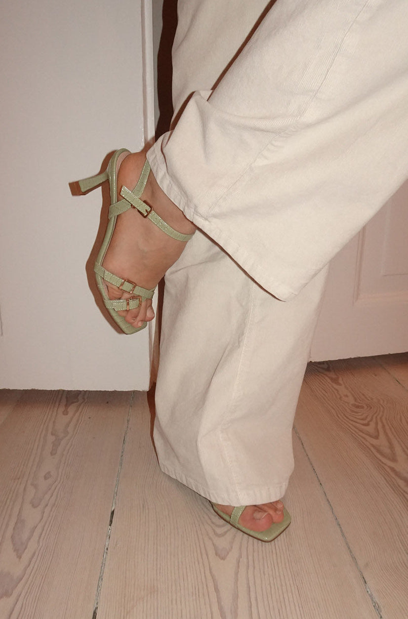 Katianna hæle med spændedetaljer - Pastelgrøn