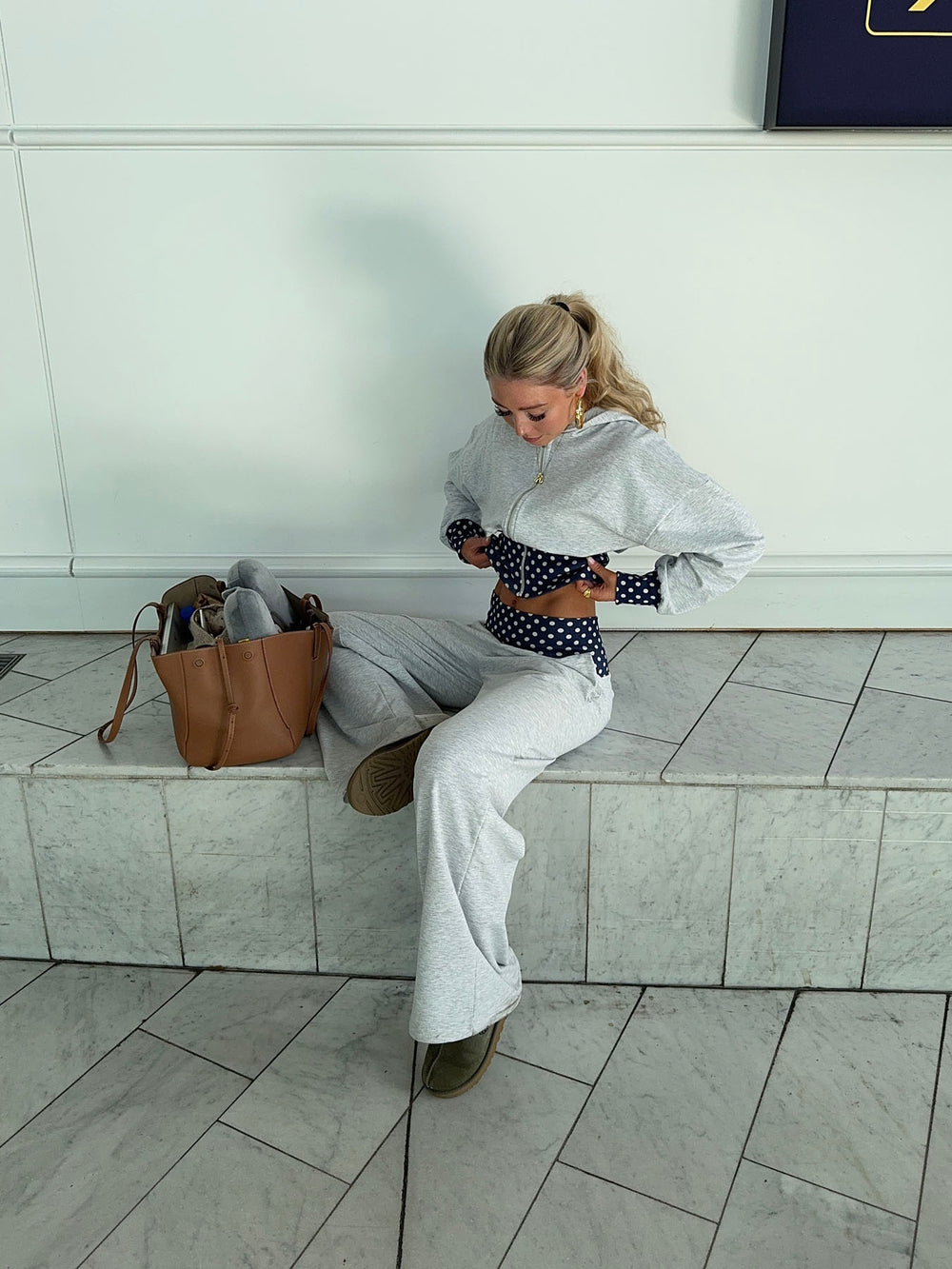 May hoodie med polkaprikker - Grå/navy/hvid