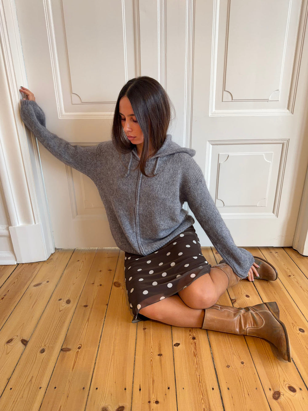 Gregina hoodie med zip i strik - Grå