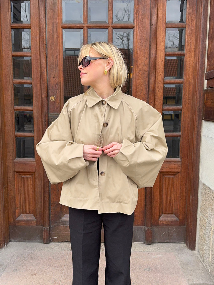 Lenaya jakke med denimryg - Beige