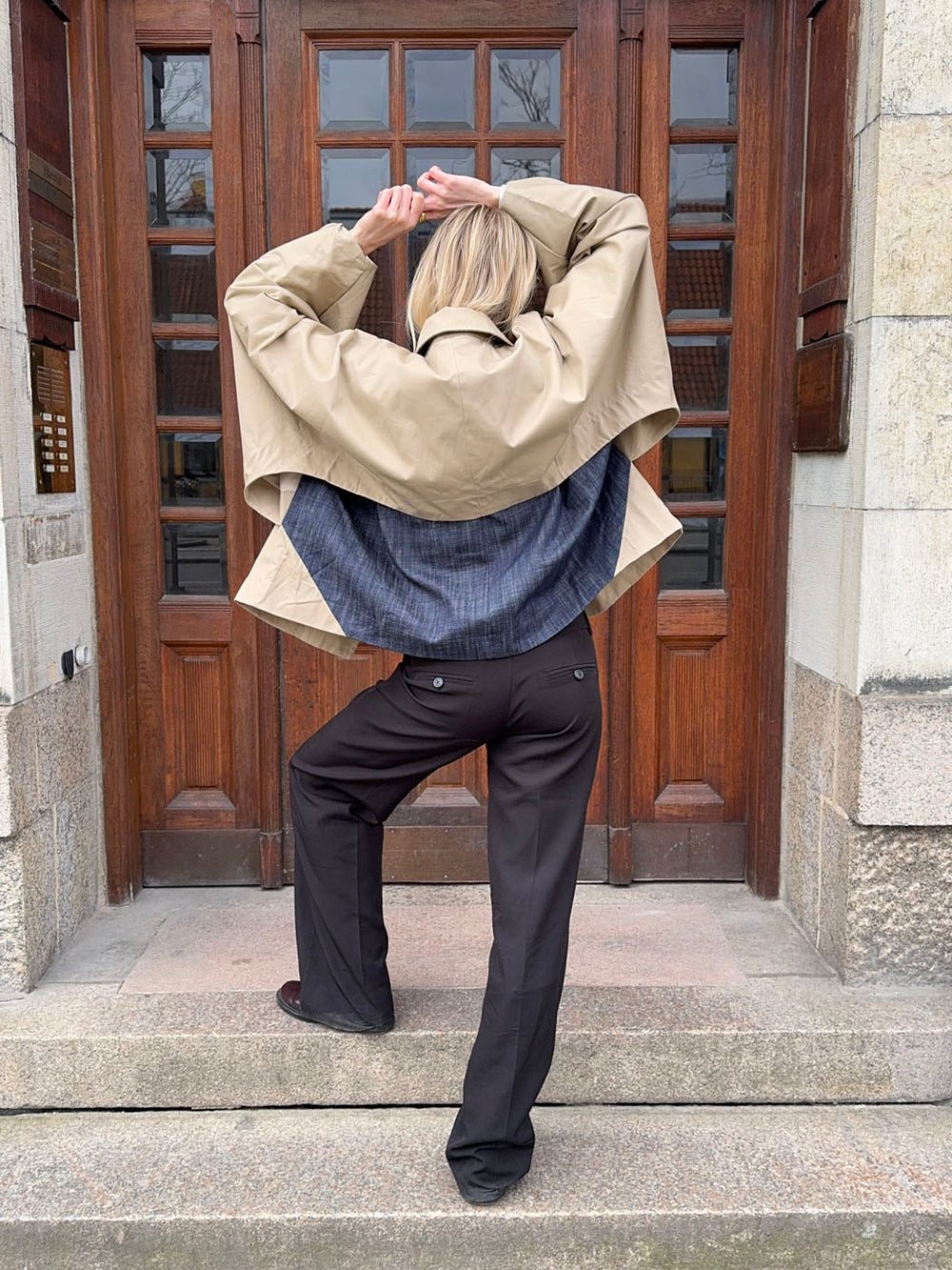 Lenaya jakke med denimryg - Beige