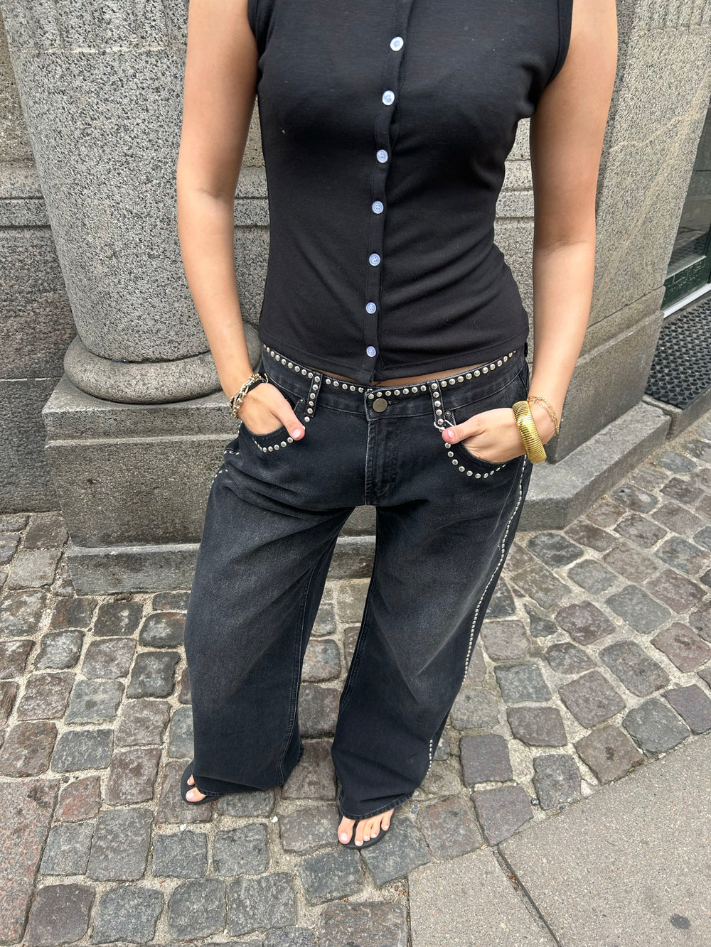 Nuka jeans med nitter - Sort
