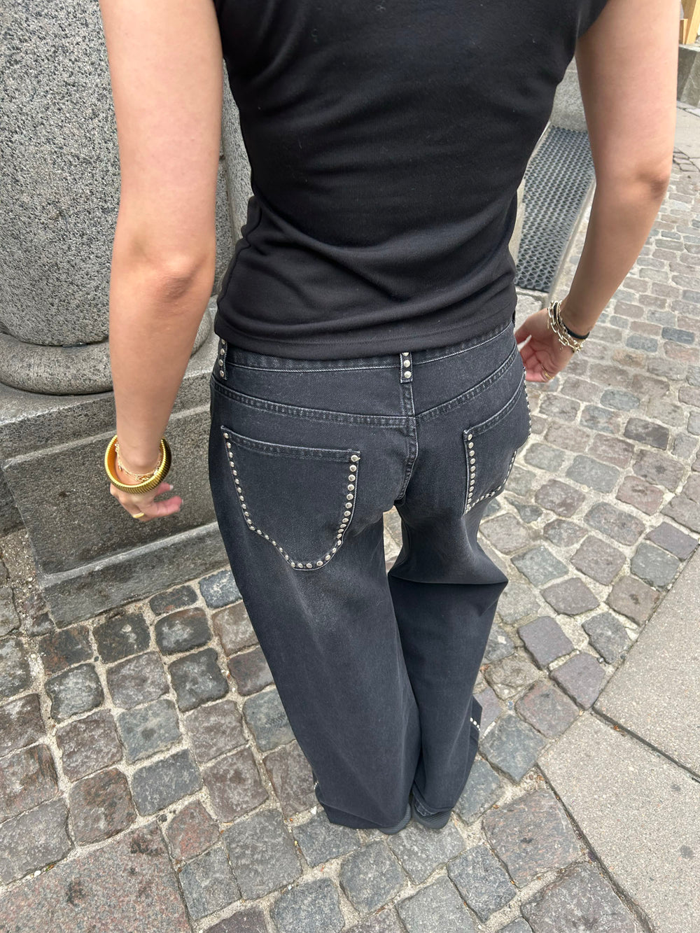 Nuka jeans med nitter - Sort