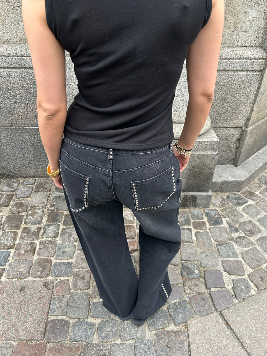 Nuka jeans med nitter - Sort