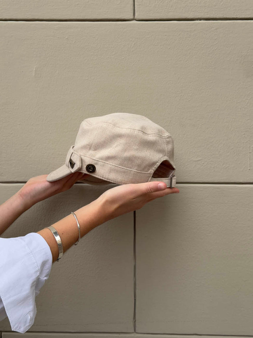 Kammi kasket med detaljer - Lys beige