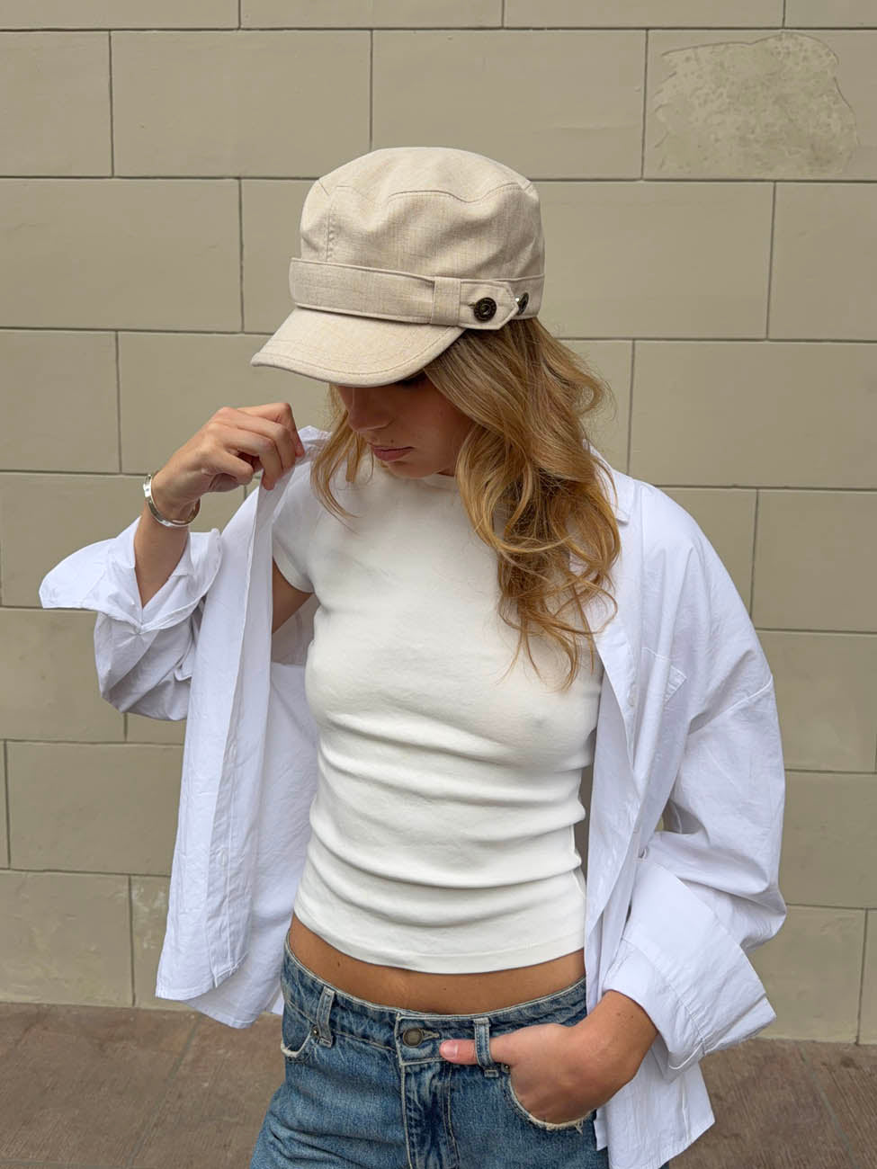 Kammi kasket med detaljer - Lys beige
