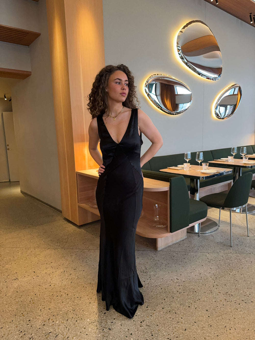 Miana maxi satin kjole - Sort
