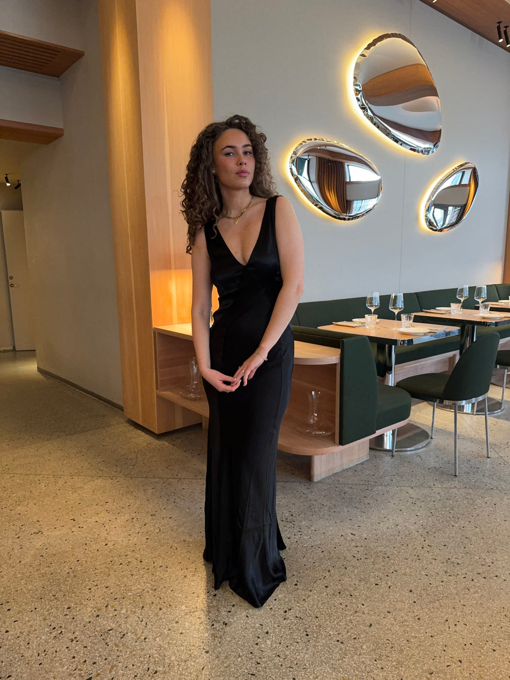 Miana maxi satin kjole - Sort