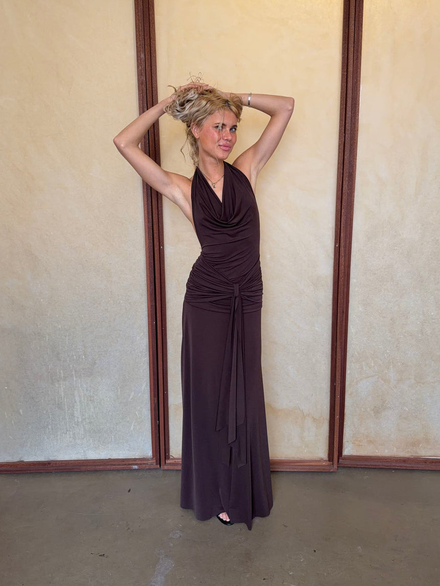 Redina kjole med åben ryg - Mørkebrun
