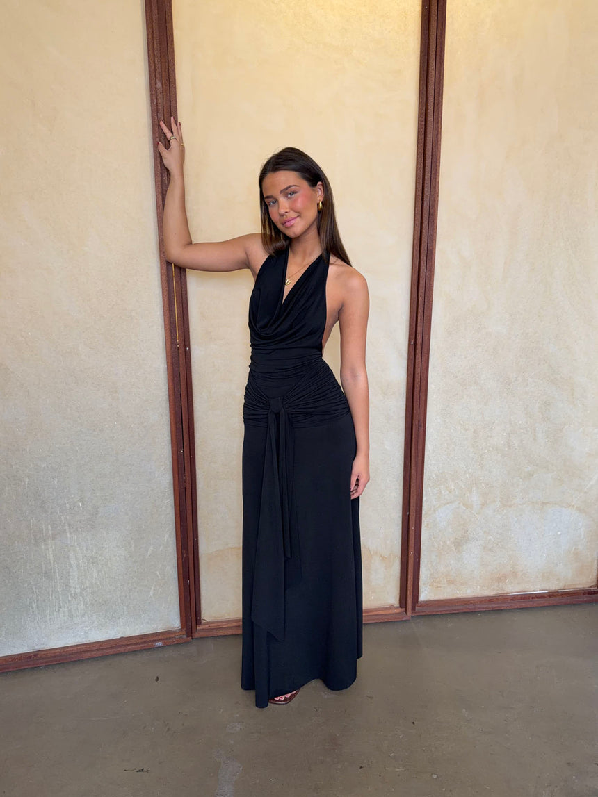 Redina kjole med åben ryg - Sort