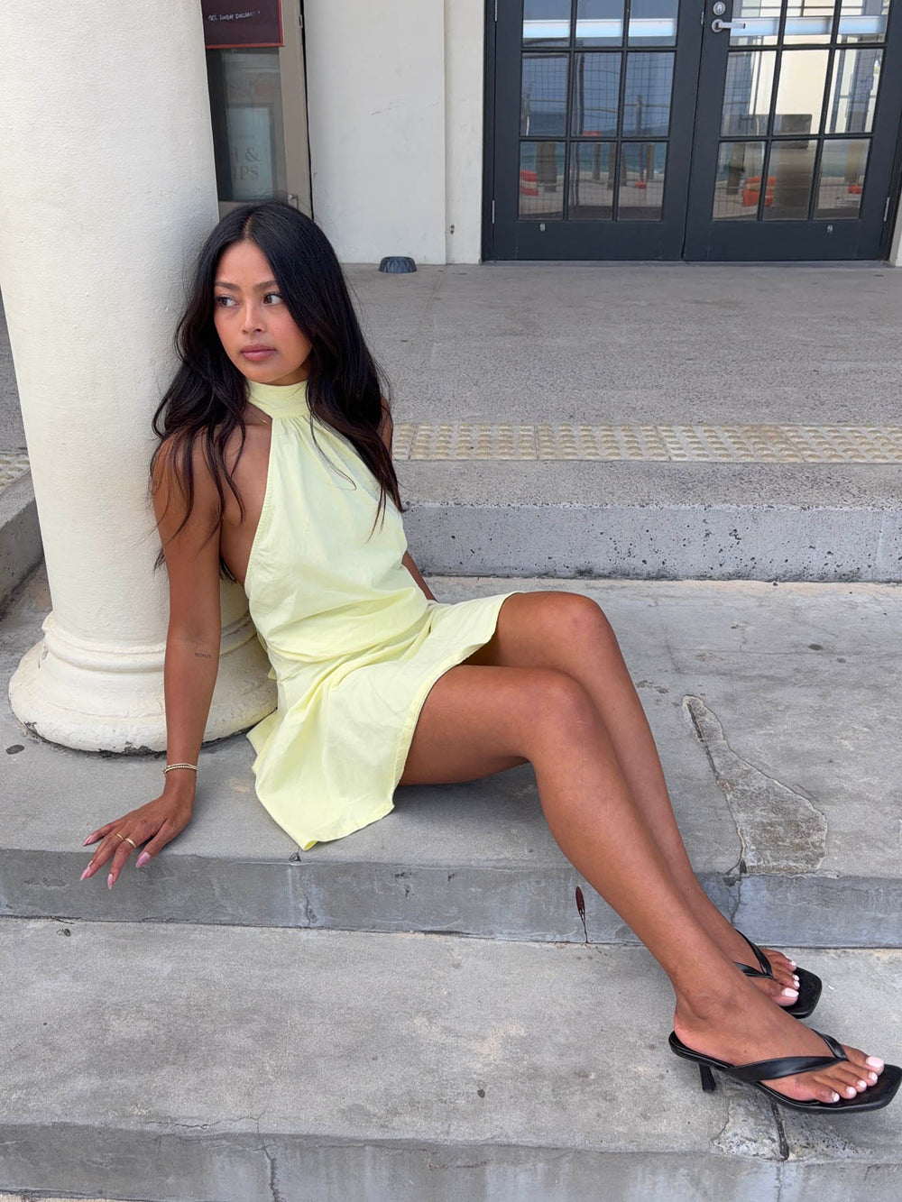 Kaiana kjole med åben ryg - Gul