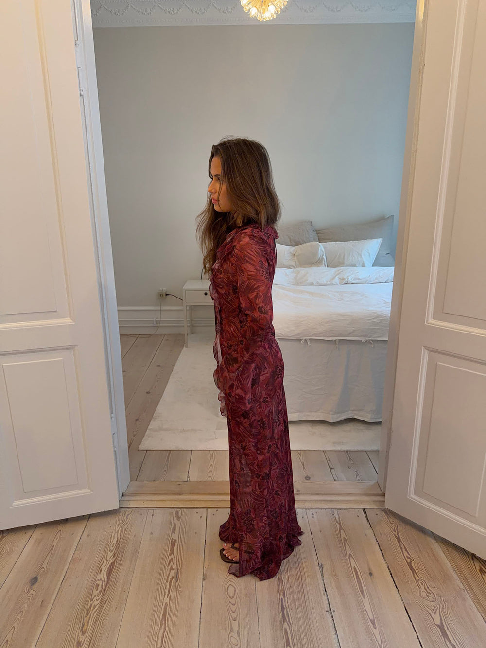 Amy kjole med blomster - Lilla/vinrød