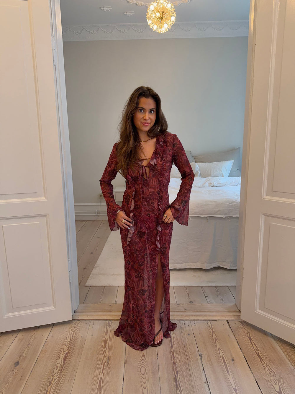 Amy kjole med blomster - Lilla/vinrød