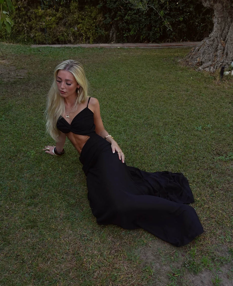 Sala kjole med cut out - Sort