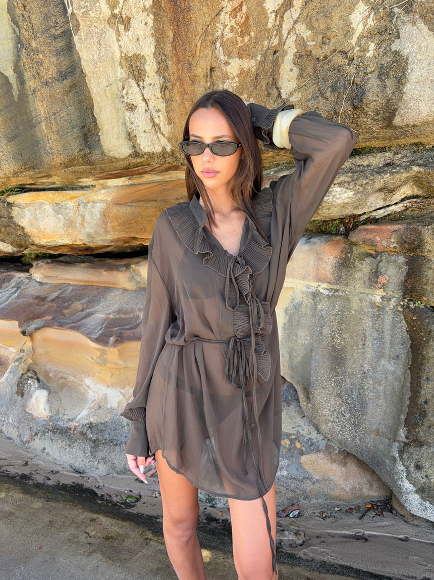 Rose kjole med flæser - Mørkebrun