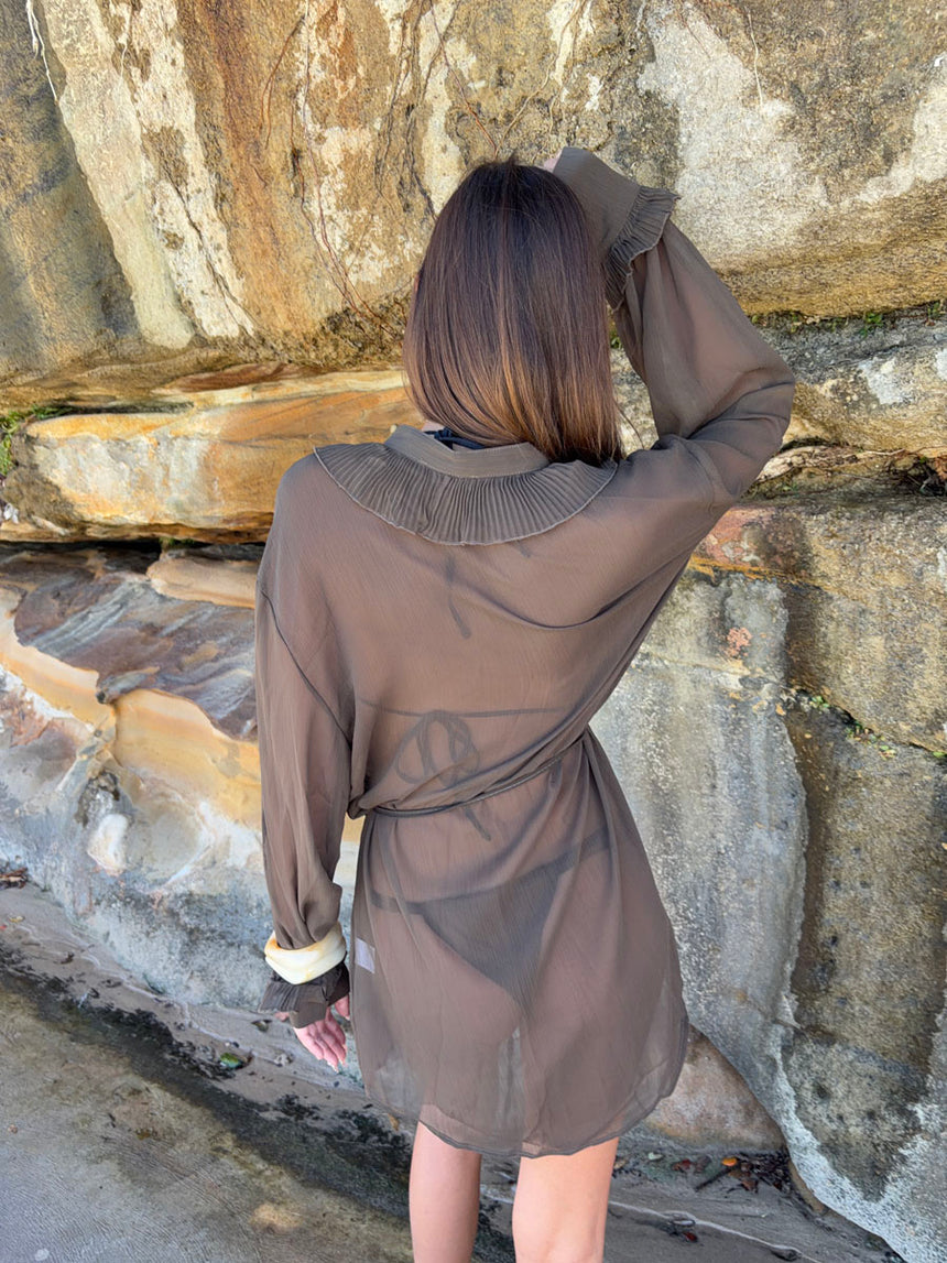 Rose kjole med flæser - Mørkebrun