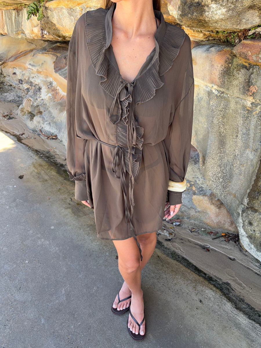 Rose kjole med flæser - Mørkebrun