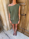 Isolana kjole med one-shoulder-detalje - Grøn