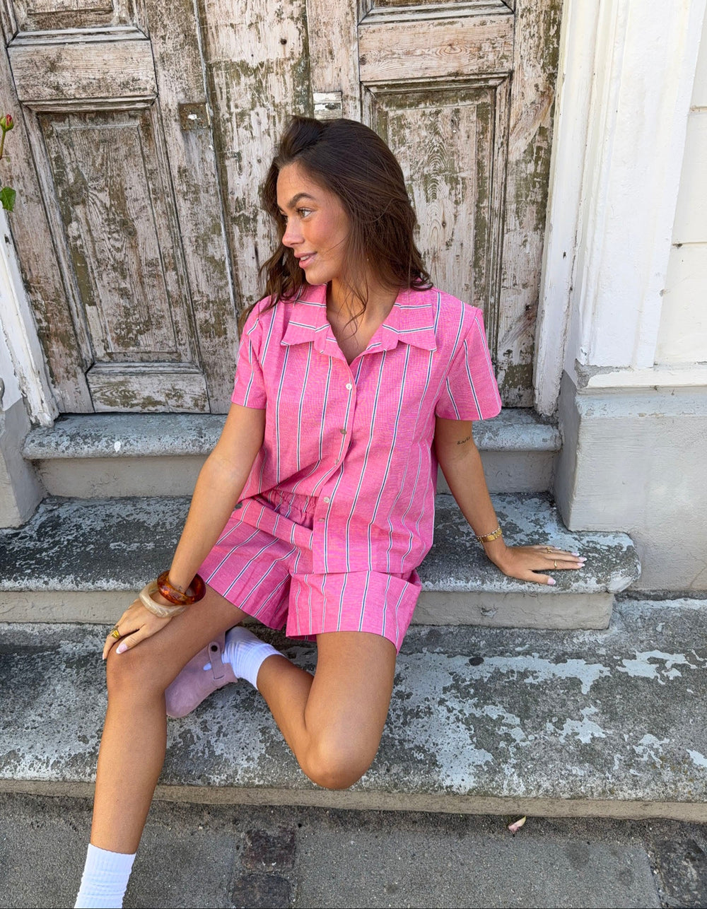 Luliana kortærmet skjorte med striber - Pink/hvid/sort