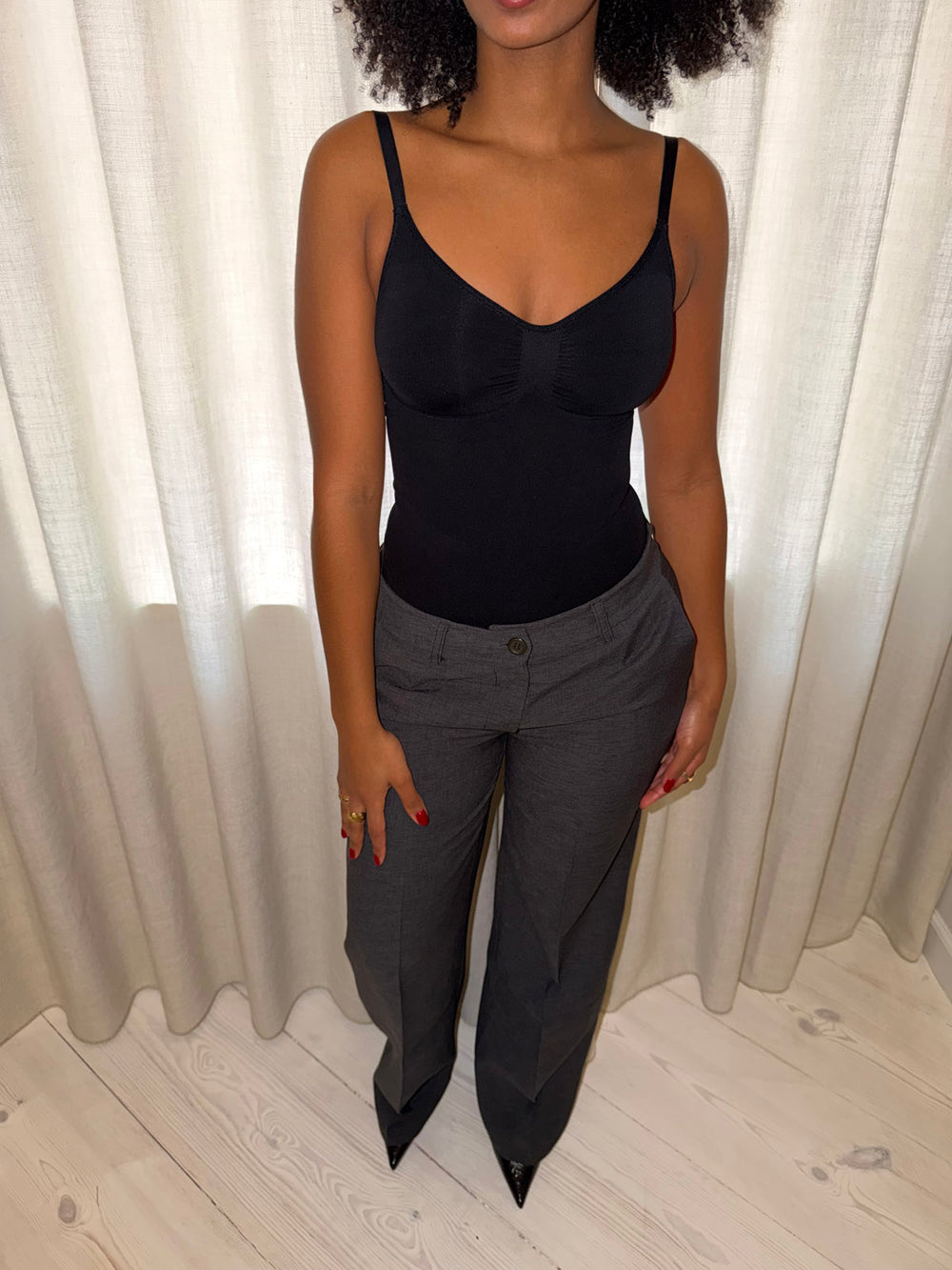 Kienna lavtaljede suitbukser - Grå