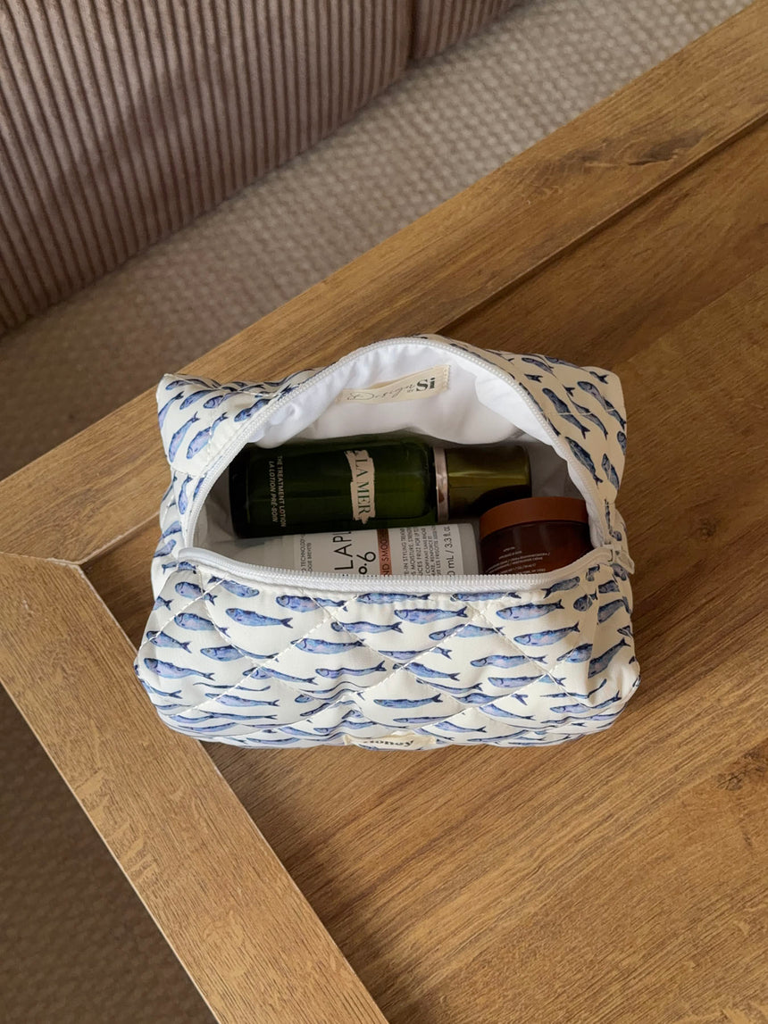 Honey lille toilettaske med fiskemønster - Hvid/blå