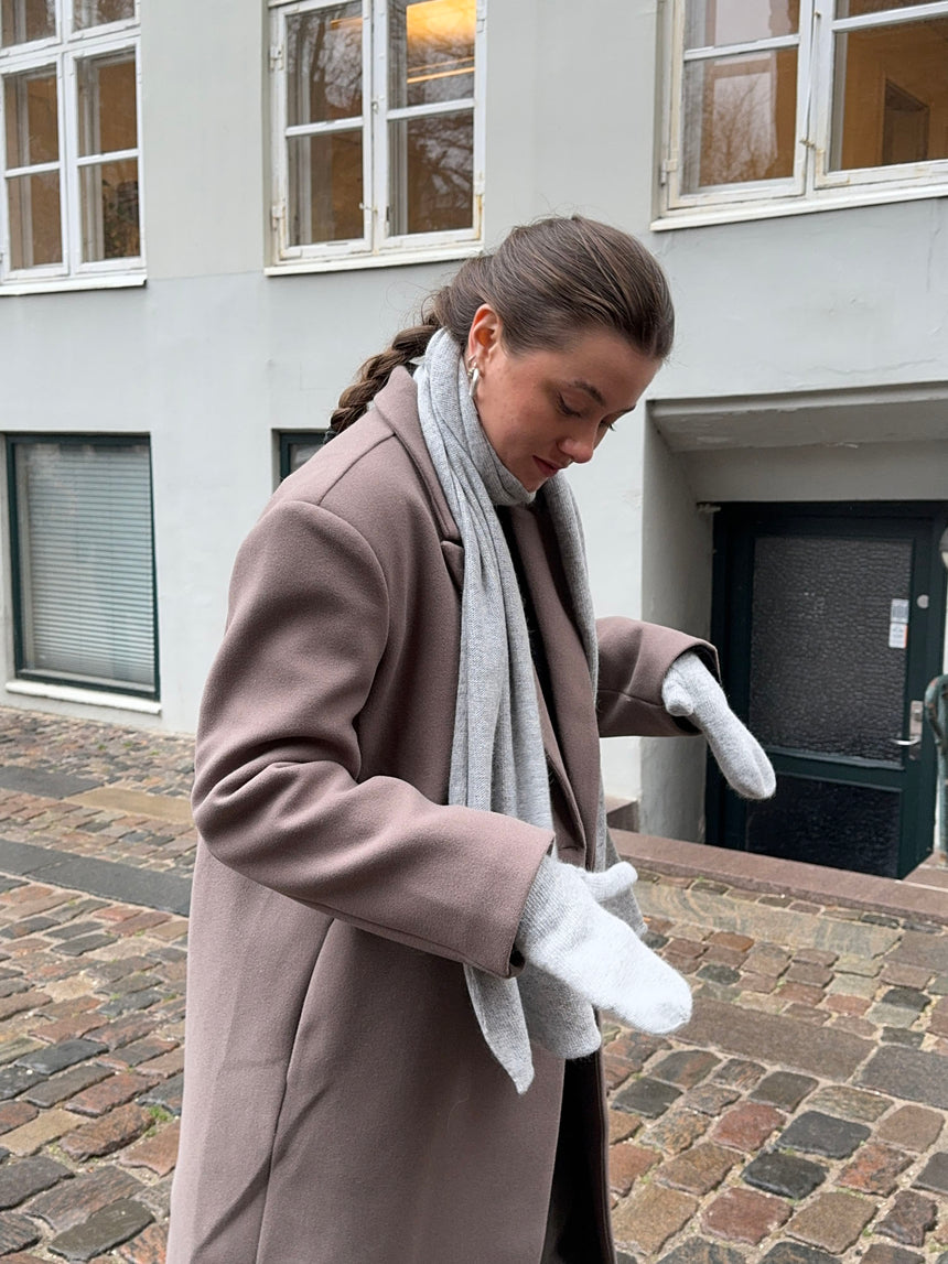 Kehlani luffer i strik - Lys grå