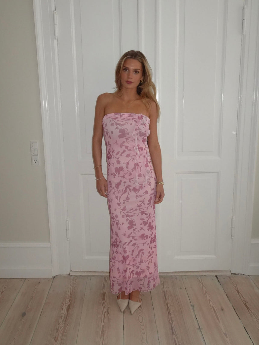Charlot maxi kjole med blomster - Lyserød