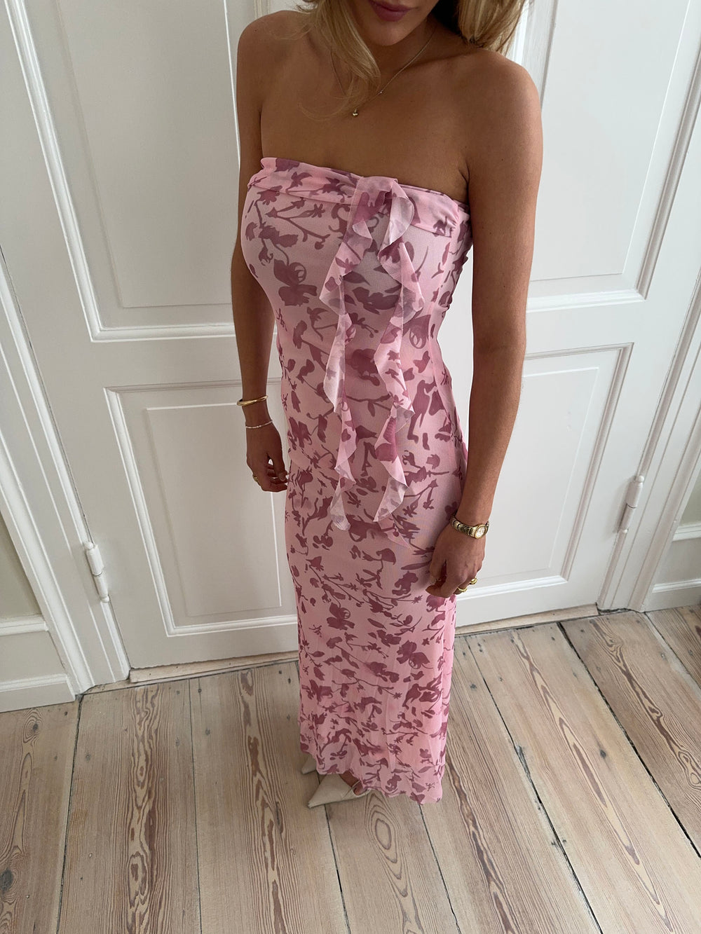 Charlot maxi kjole med blomster - Lyserød