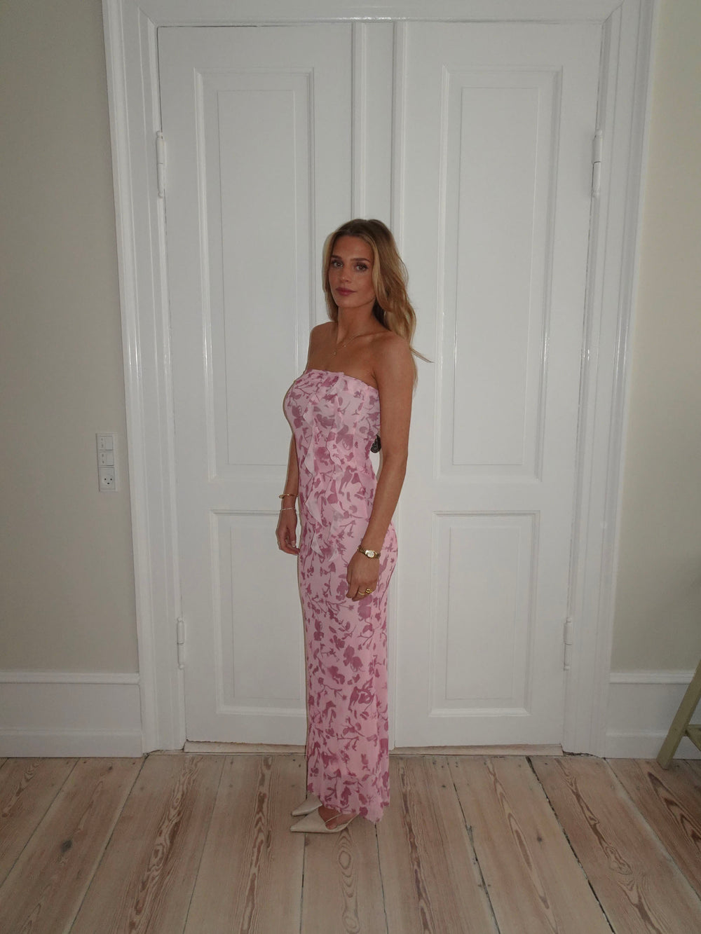 Charlot maxi kjole med blomster - Lyserød