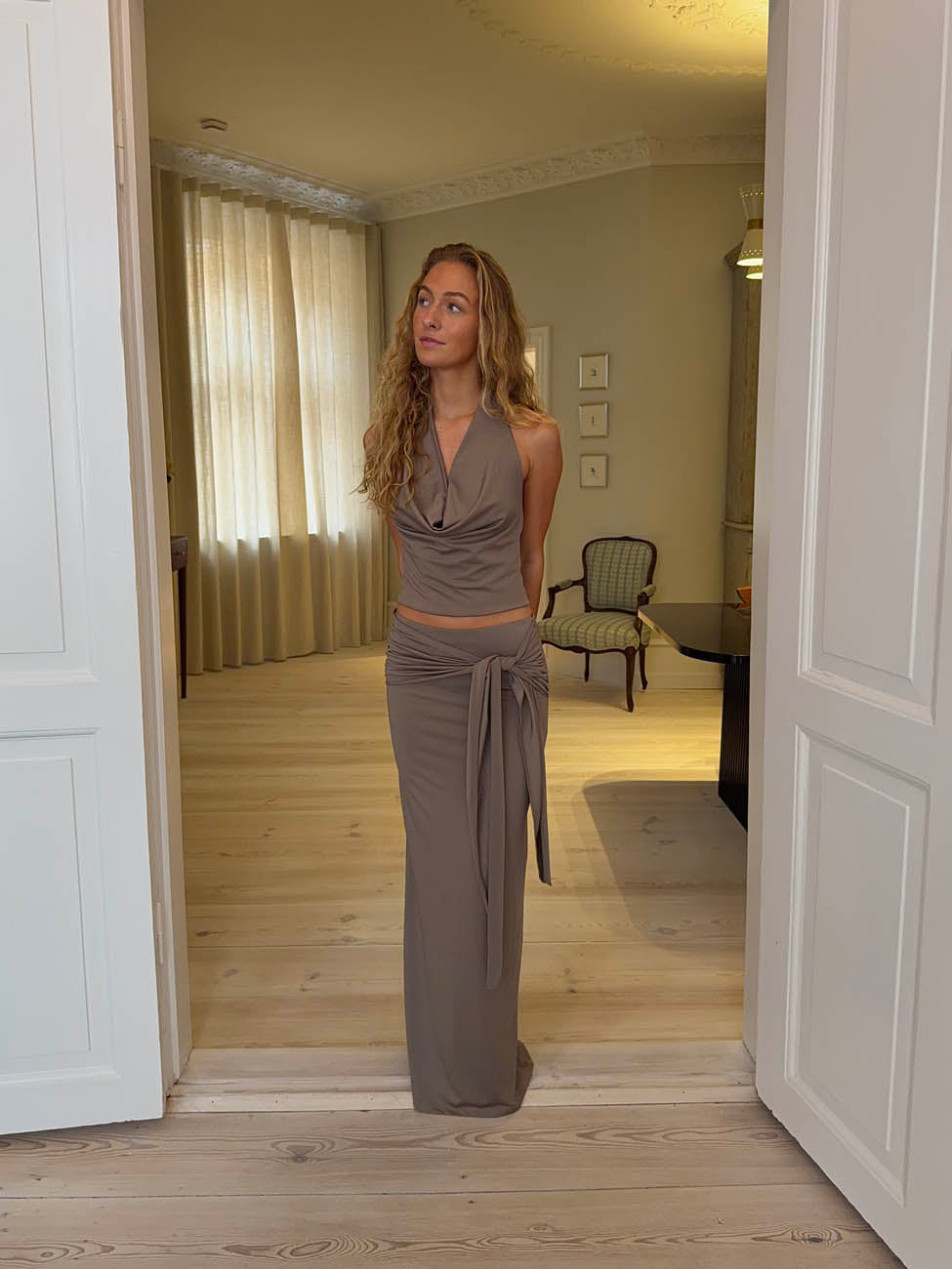 Stella maxi nederdel med bindebånd - Taupe