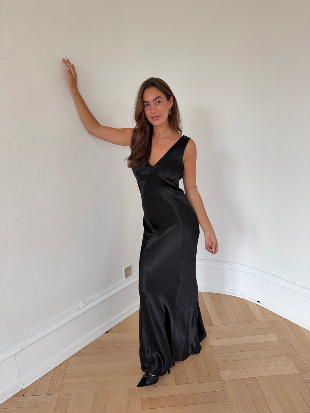 Miana maxi satinkjole - Sort