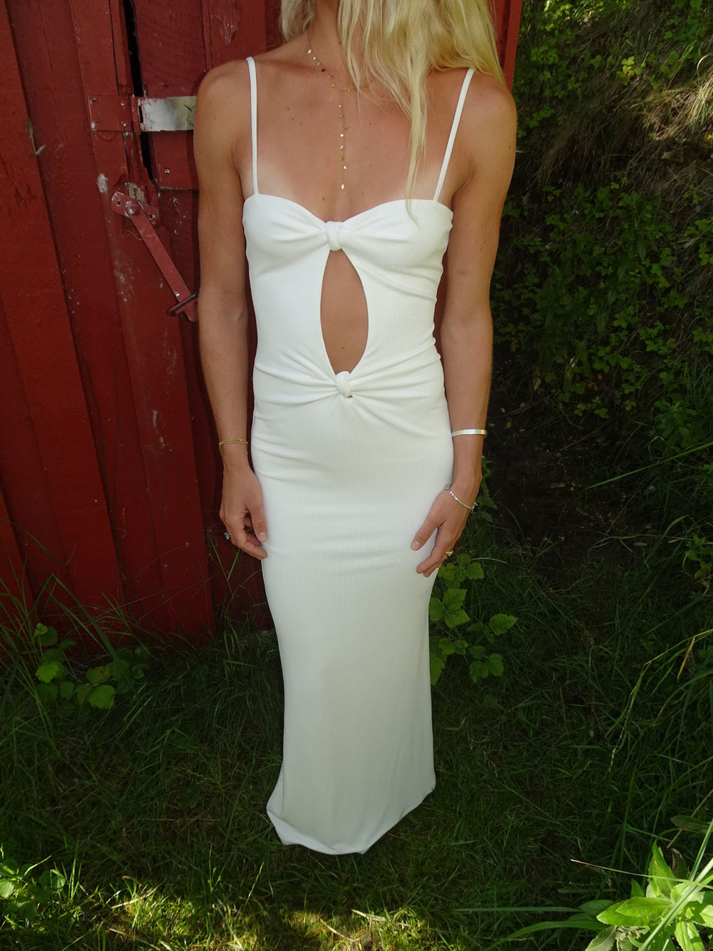Prisa maxikjole med cut out - Hvid