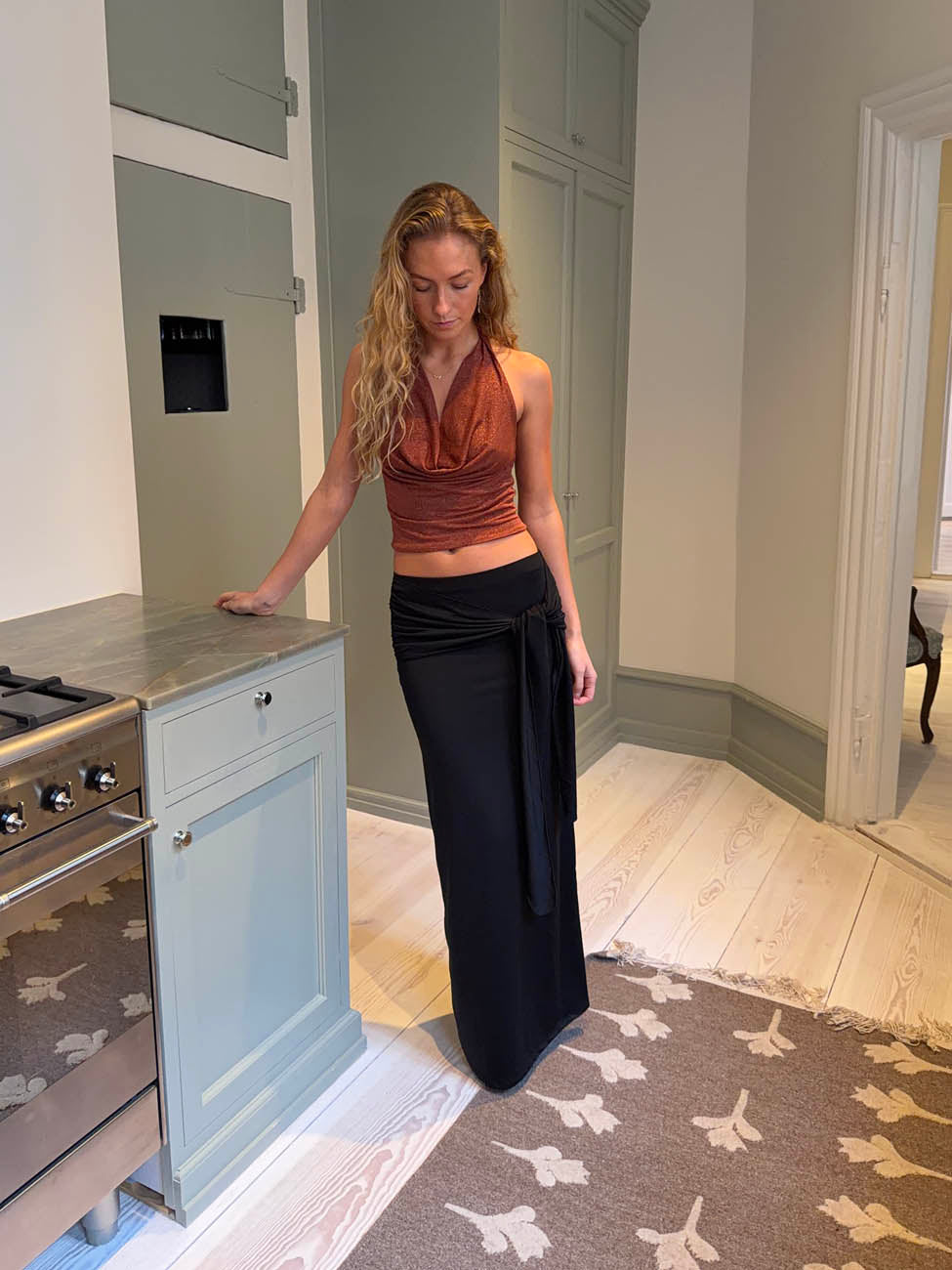 Stella maxinederdel med bindebånd - Sort