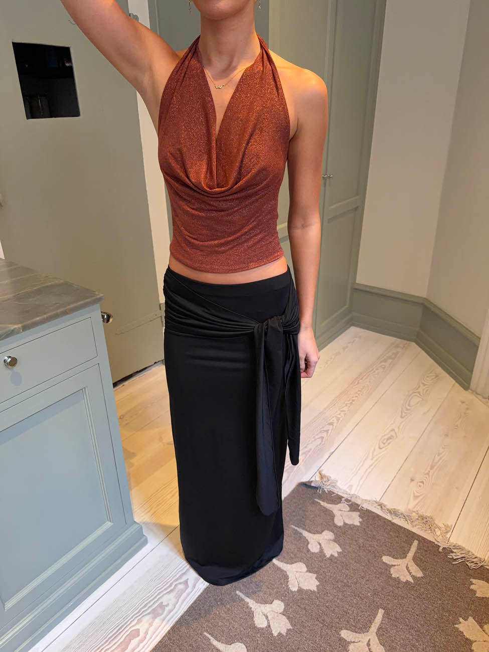 Stella maxinederdel med bindebånd - Sort