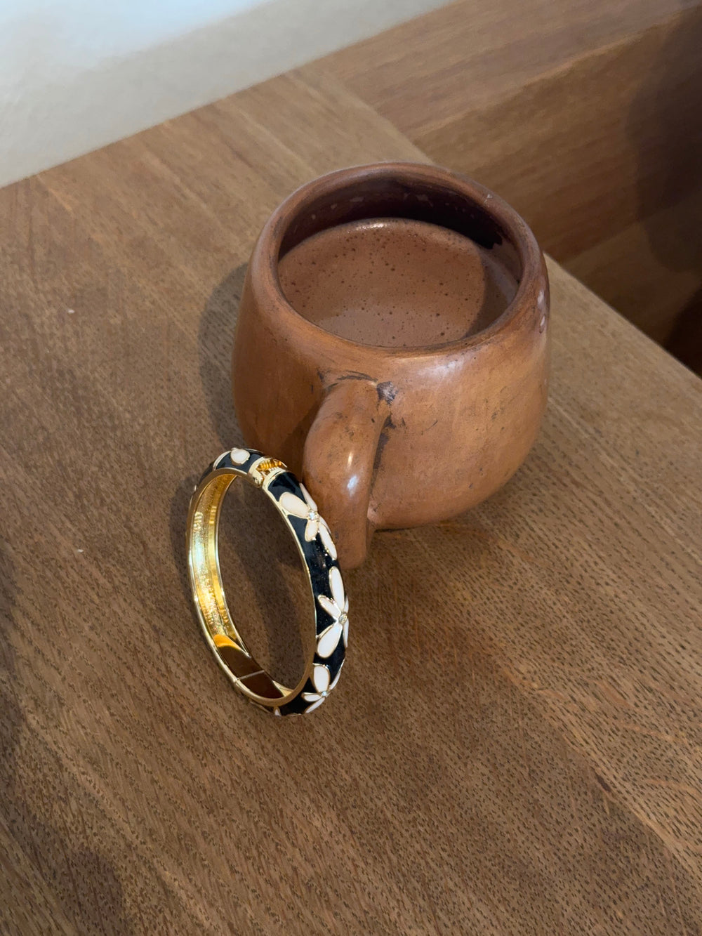 Armbånd med blomster - Sort/guld