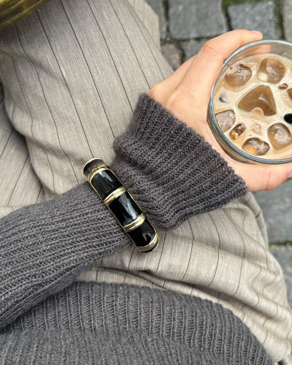 Armbånd med striber - Sort/guld