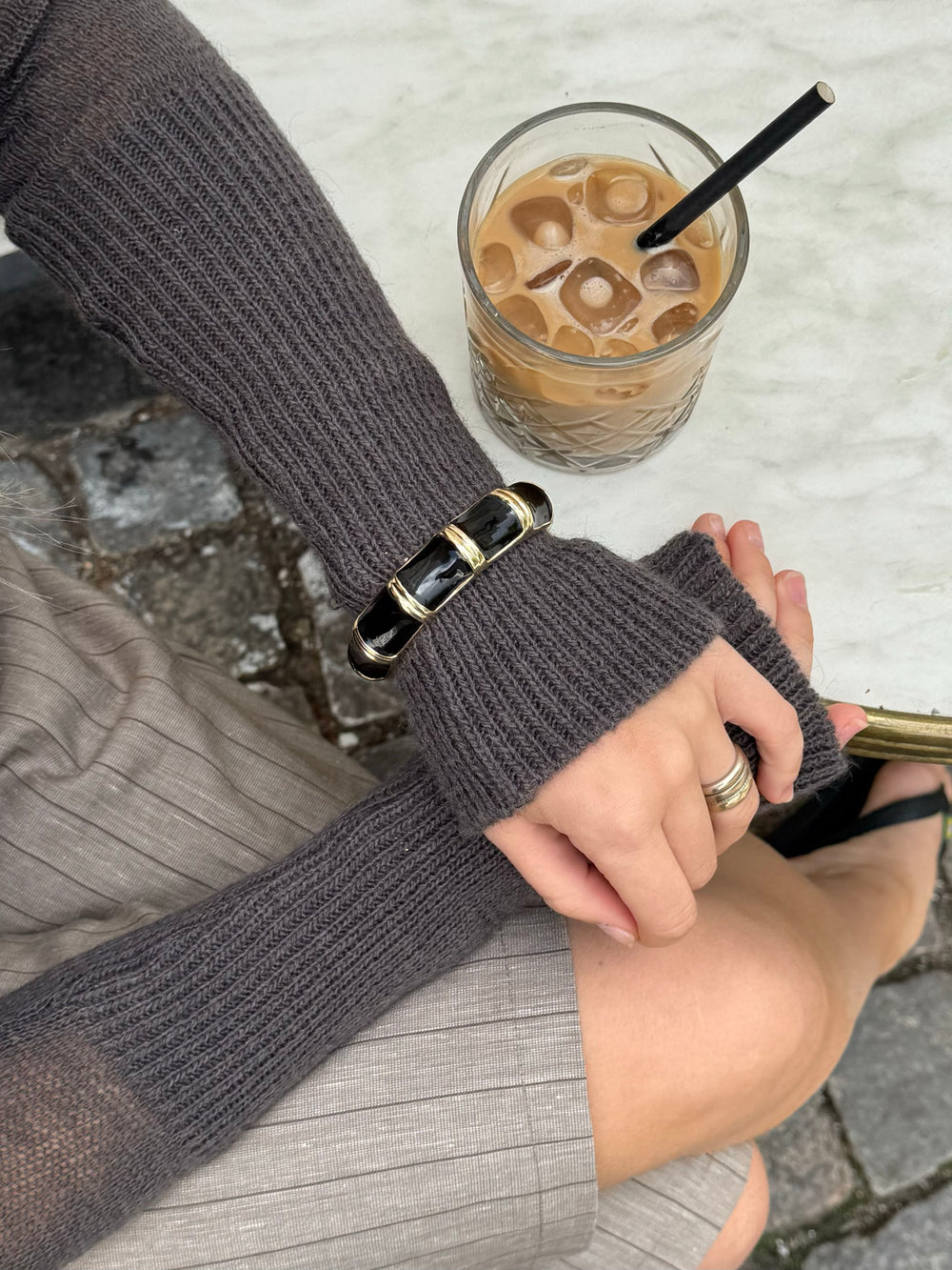 Armbånd med striber - Sort/guld