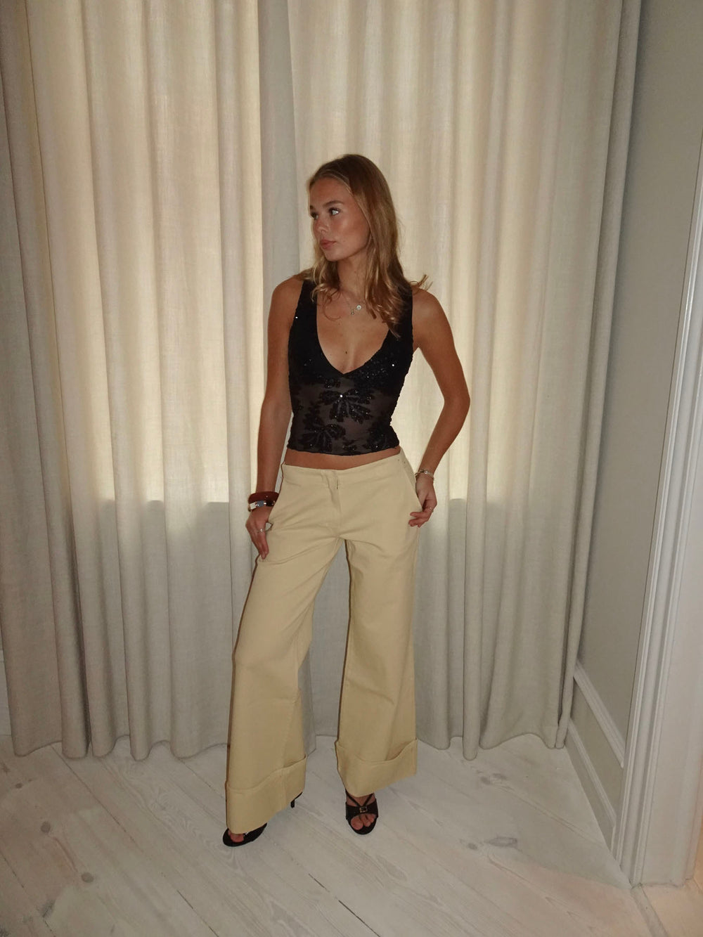 Yana mesh top med pallietter - Sort